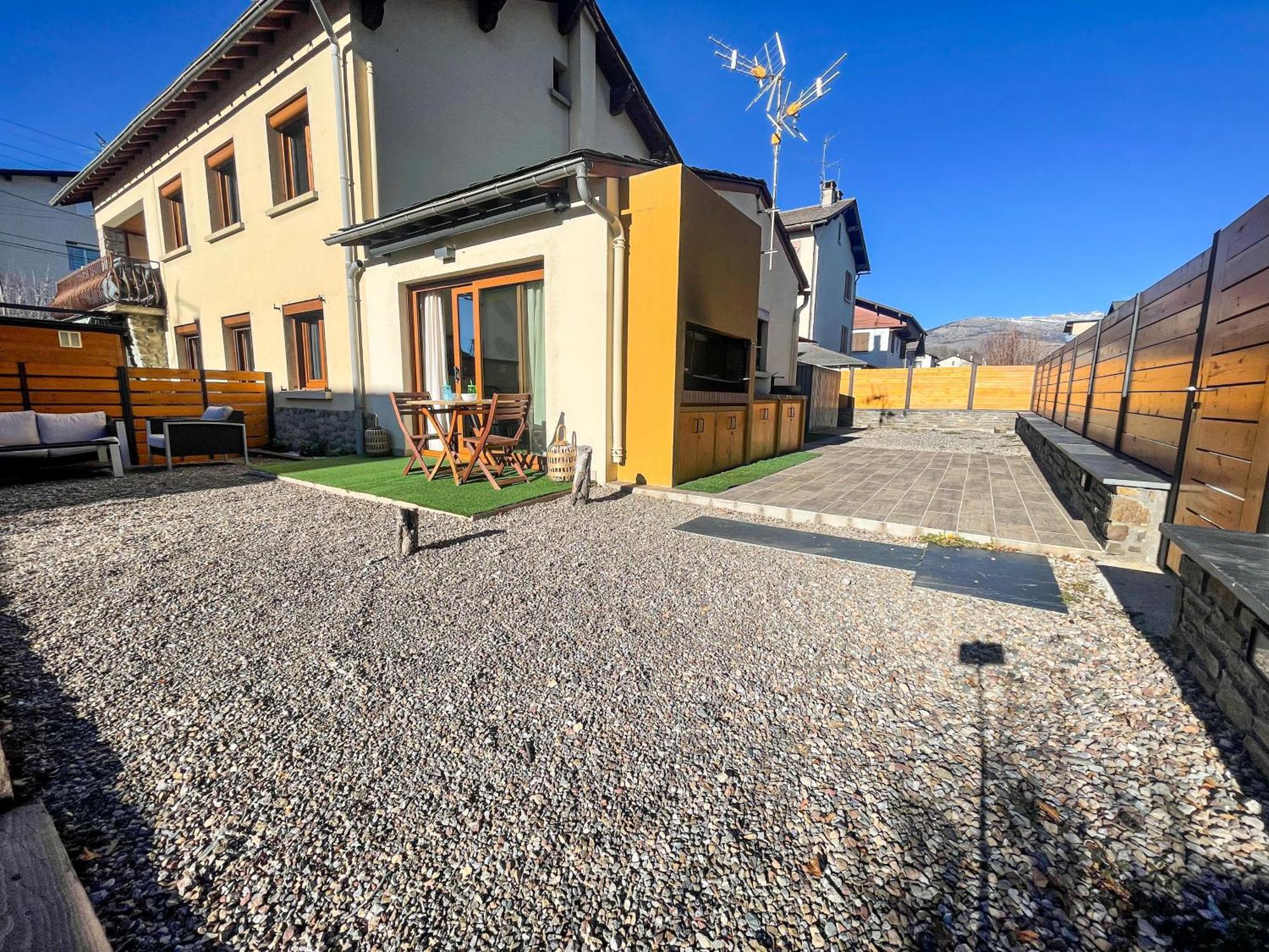 Bonita Casa. Gran Jardin. Con Wifi. Villa Bourg-Madame Kültér fotó